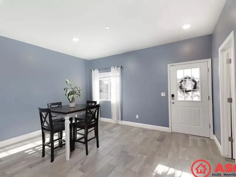 3704 Shady Village Ln — Photo 2