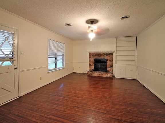 4th image of 1630 Custer Dr