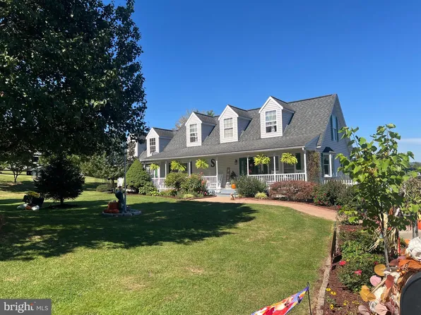 273 Roberts Rd, Toms Brook, VA 22660