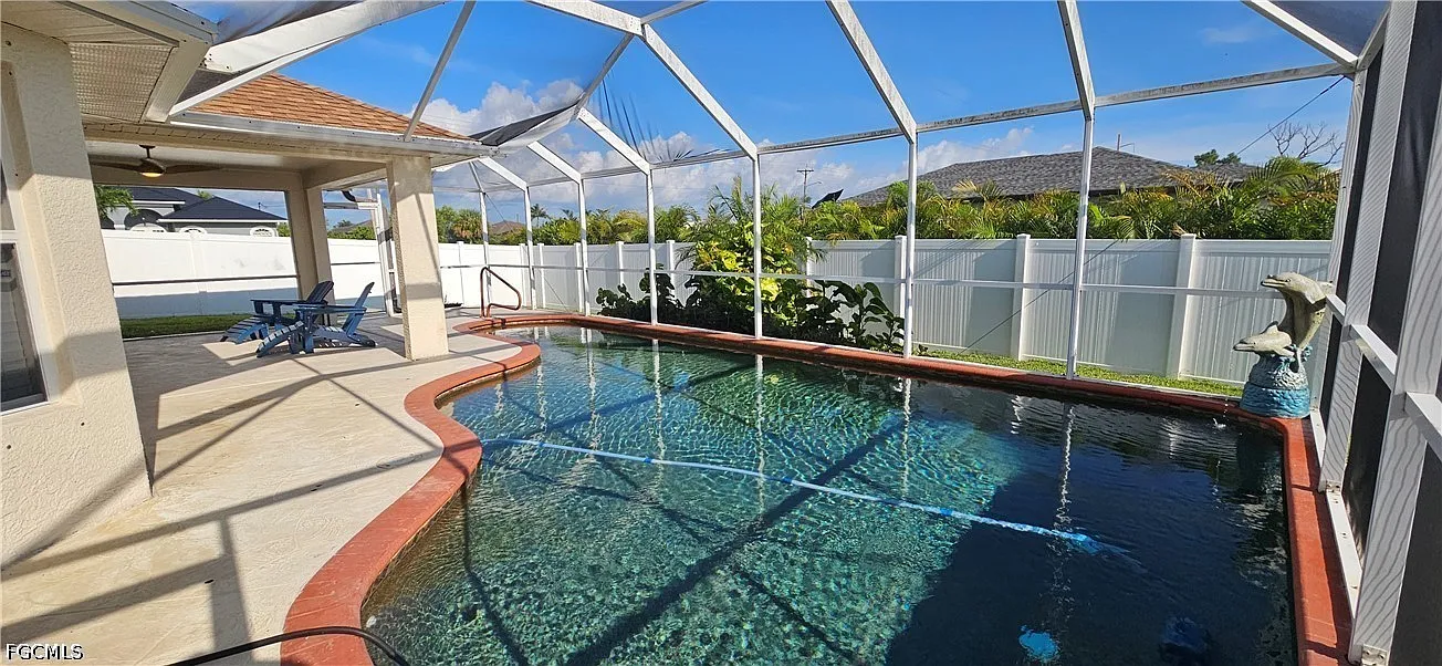 4 bed, 2.0 bath, 2167 sqft, $7,500 — Photo 4