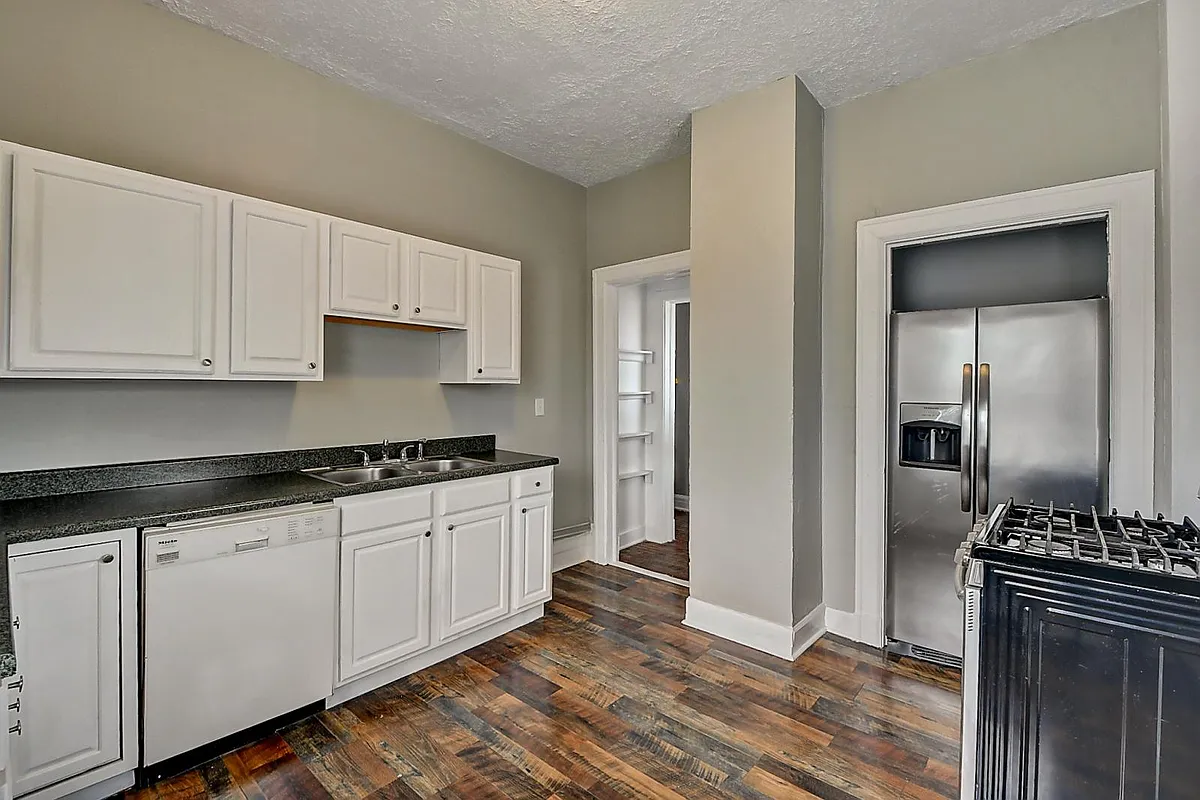 Building Photo - 1645 N Talbott St #B