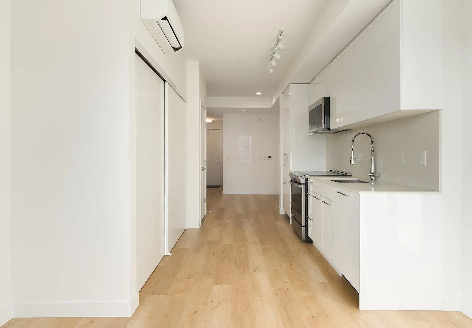 Studio, 474 sqft, $1,700 — Photo 3