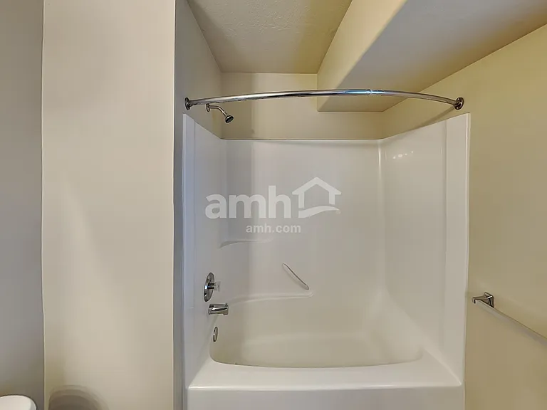 5252 S 4300 W — Photo 11
