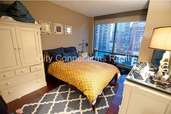 Rented by City Connections Realty | media 16