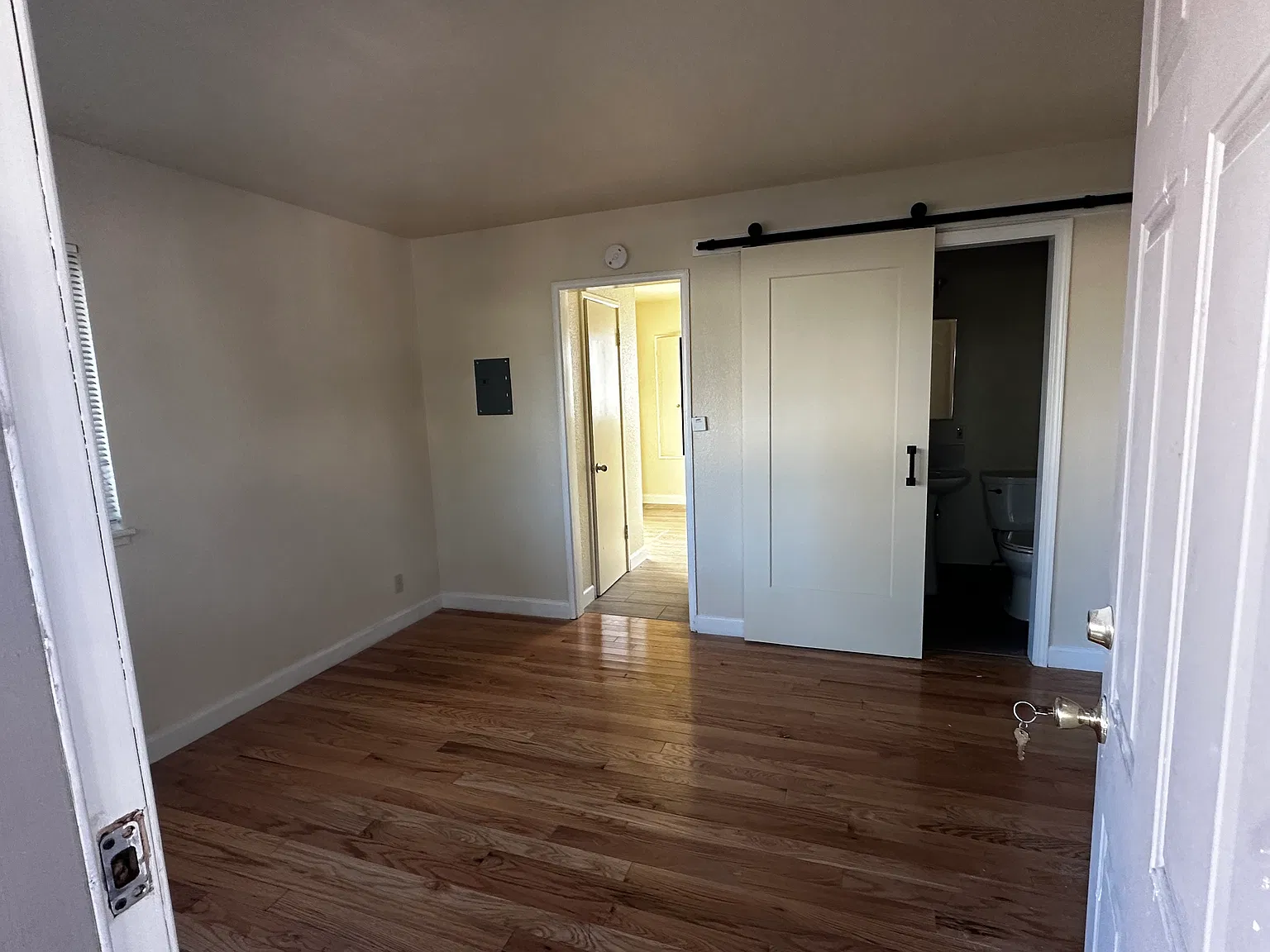 Studio, 425 sqft, $1,695 — Photo 2