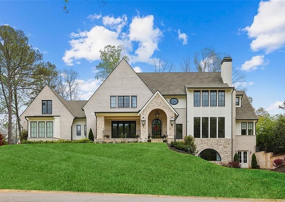 1st image of 3379 Rennes Dr NE