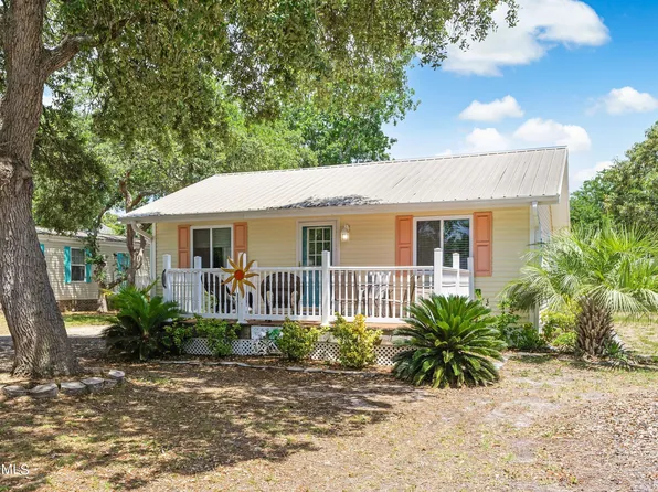 114 NE 72nd Street, Oak Island, NC 28465