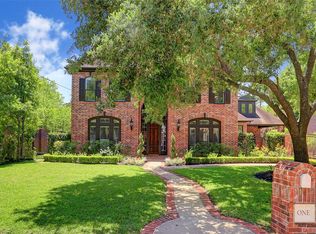 1 Martin Ln, Houston, TX 77055