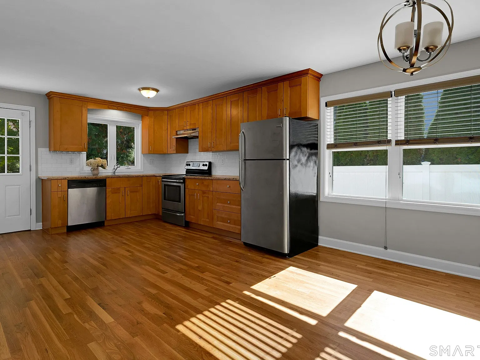 2 bed, 1.5 bath, 1128 sqft, $3,650 — Photo 3