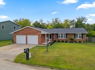 180 Raceview Dr, Ona, WV 25545