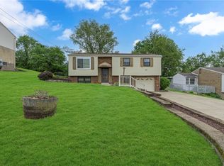 138 Convair Dr, Coraopolis, PA 15108
