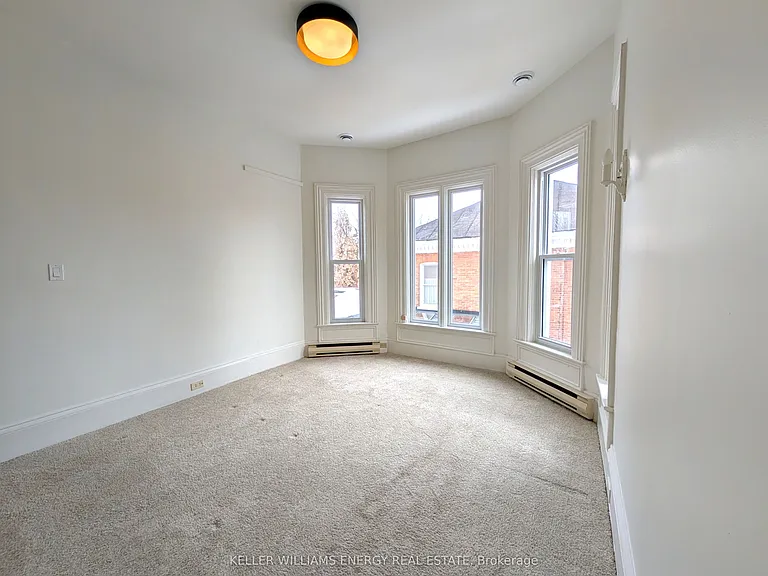 35 King St #4 — Photo 15