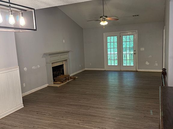 3rd image of 2023 Emerald Pointe Dr