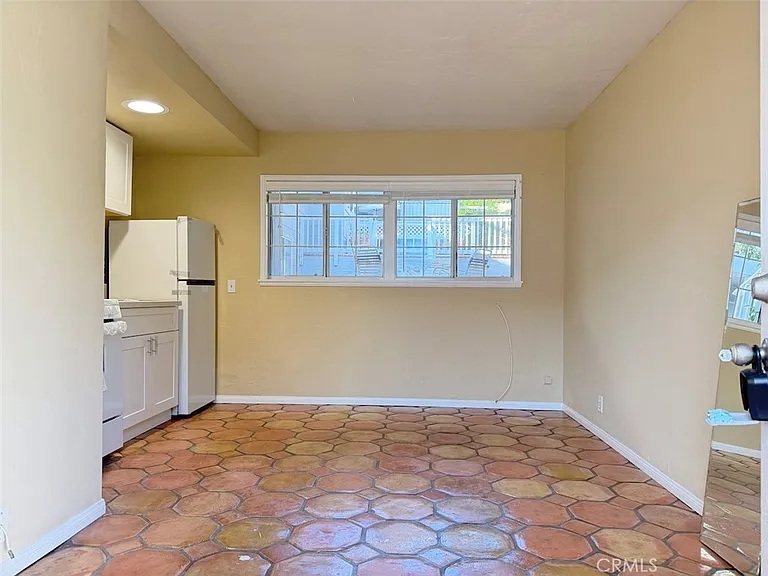 531 Catalina St — Photo 2