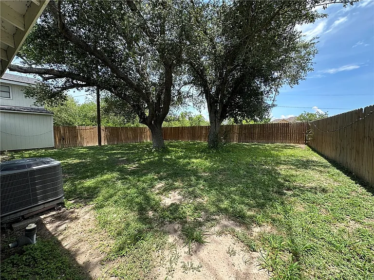 11150 Interstate Highway 37 #B — Photo 20