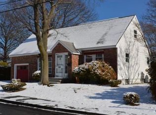 6 Meadow Ln, Saugus, MA 01906