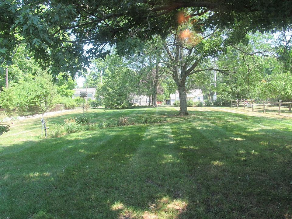 1st image of 704 River Acres Dr