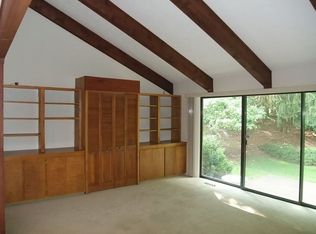 928 Trimble Pl, Sagamore Hills, OH 44067