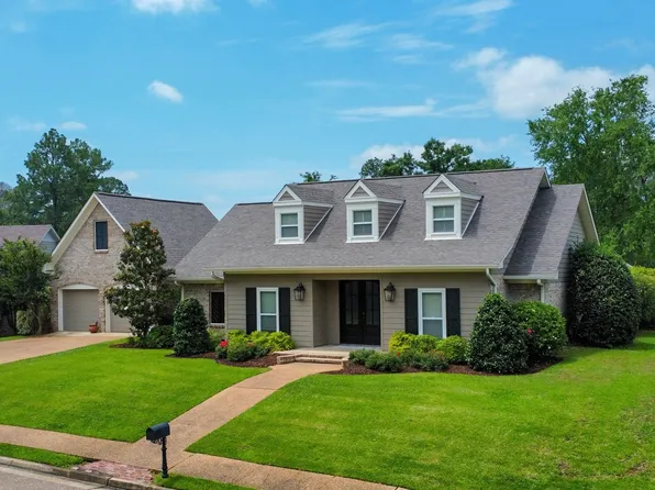 202 Monterey Dr, Clinton, MS 39056