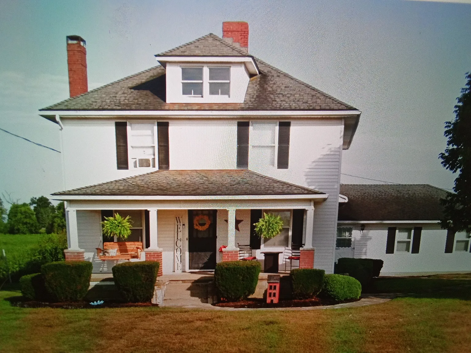 4 bed, 2000 sqft, $2,500 — Photo 1