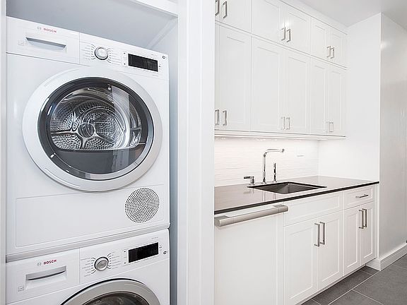 5th image of 45 E 89th St APT 22D