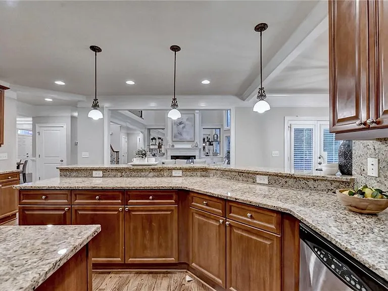 9848 Talisman Dr — Photo 32
