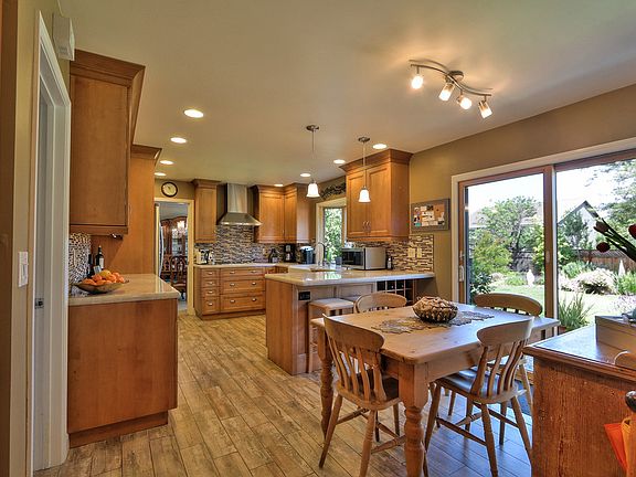 2nd image of 188 Belwood Gtwy