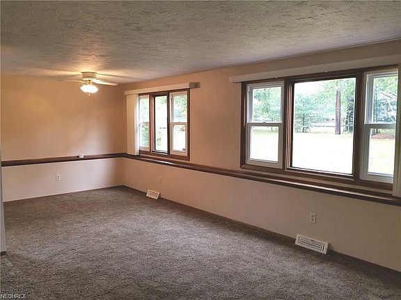 5th image of 4407 Marshall Ave Unit 1