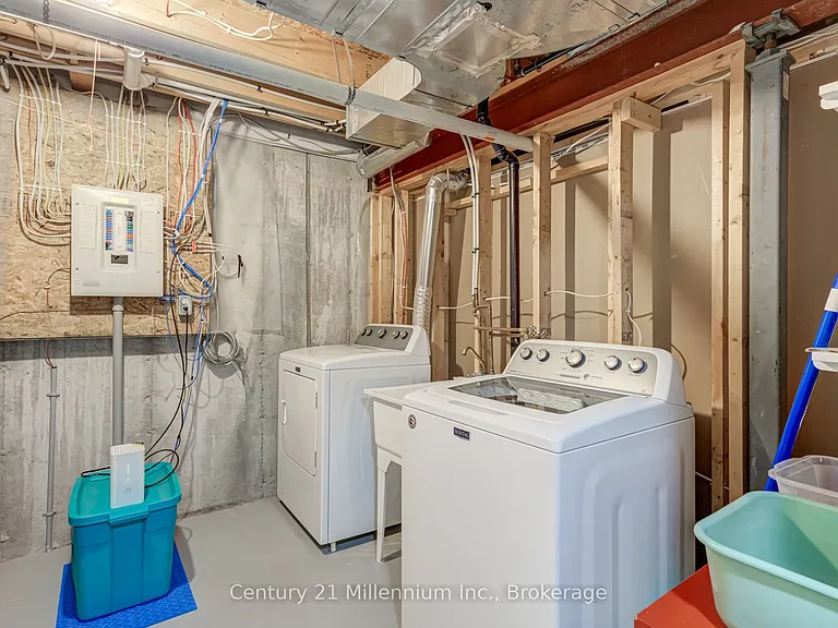 37 Silver Glen Blvd — Photo 34