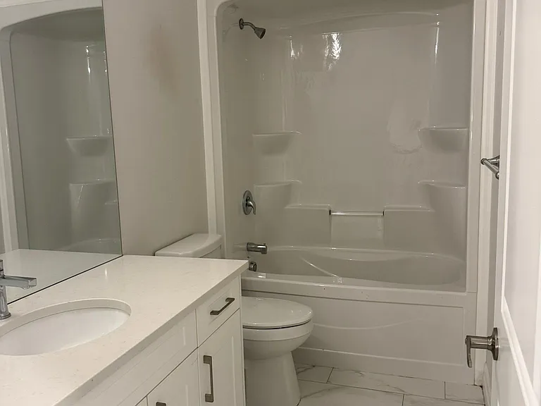 724 Freeport St — Photo 14