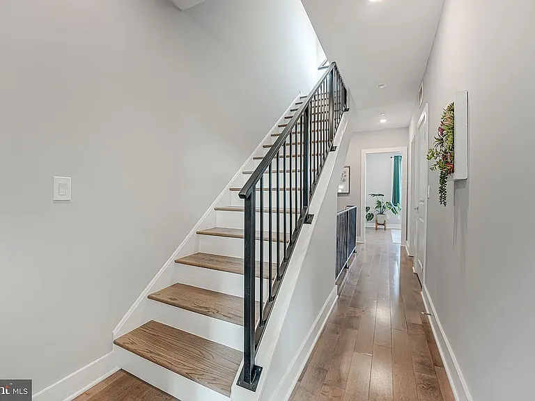 1609 Holbrook St NE #4 — Photo 31