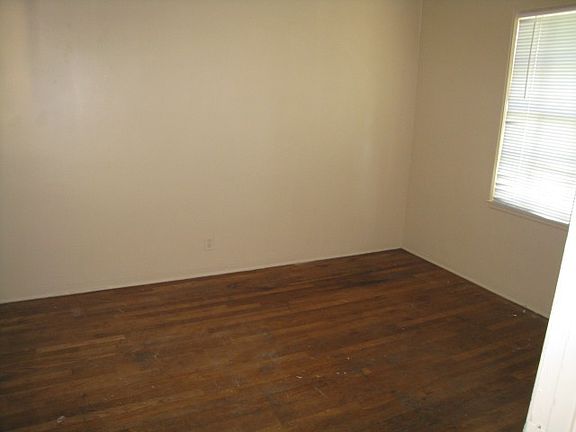 5th image of 2949 Pacific Ave