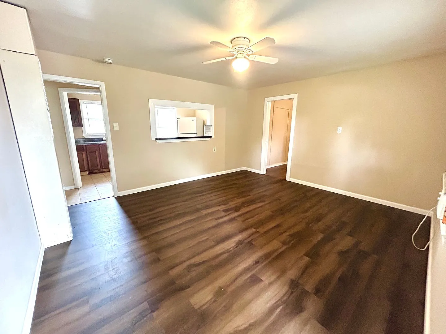 *Move In Special* 2-Bedroom House With Large Fenced Backyard! — Photo 2