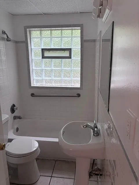 384 N Perry St — Photo 4