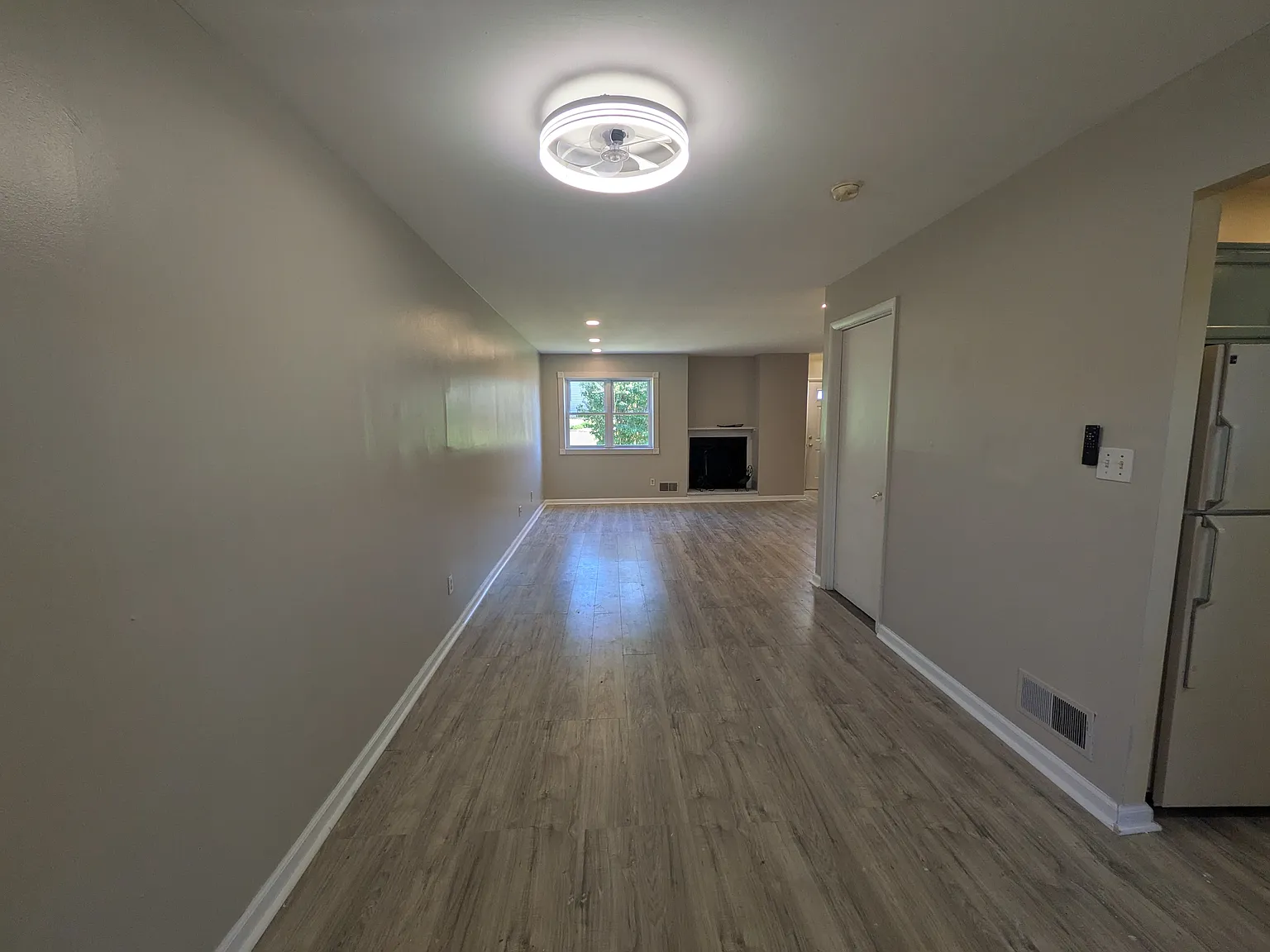 2 bed, 1.5 bath, 1250 sqft, $1,800 — Photo 2