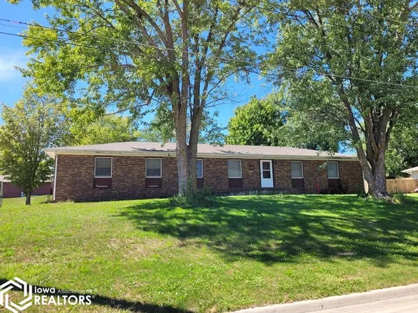 908 S Stuart St, Sigourney, IA 52591