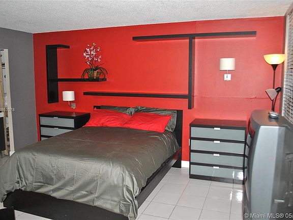 4th image of 710 Washington Ave APT 320