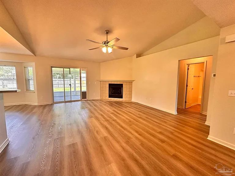 3304 Tiller Ct — Photo 3