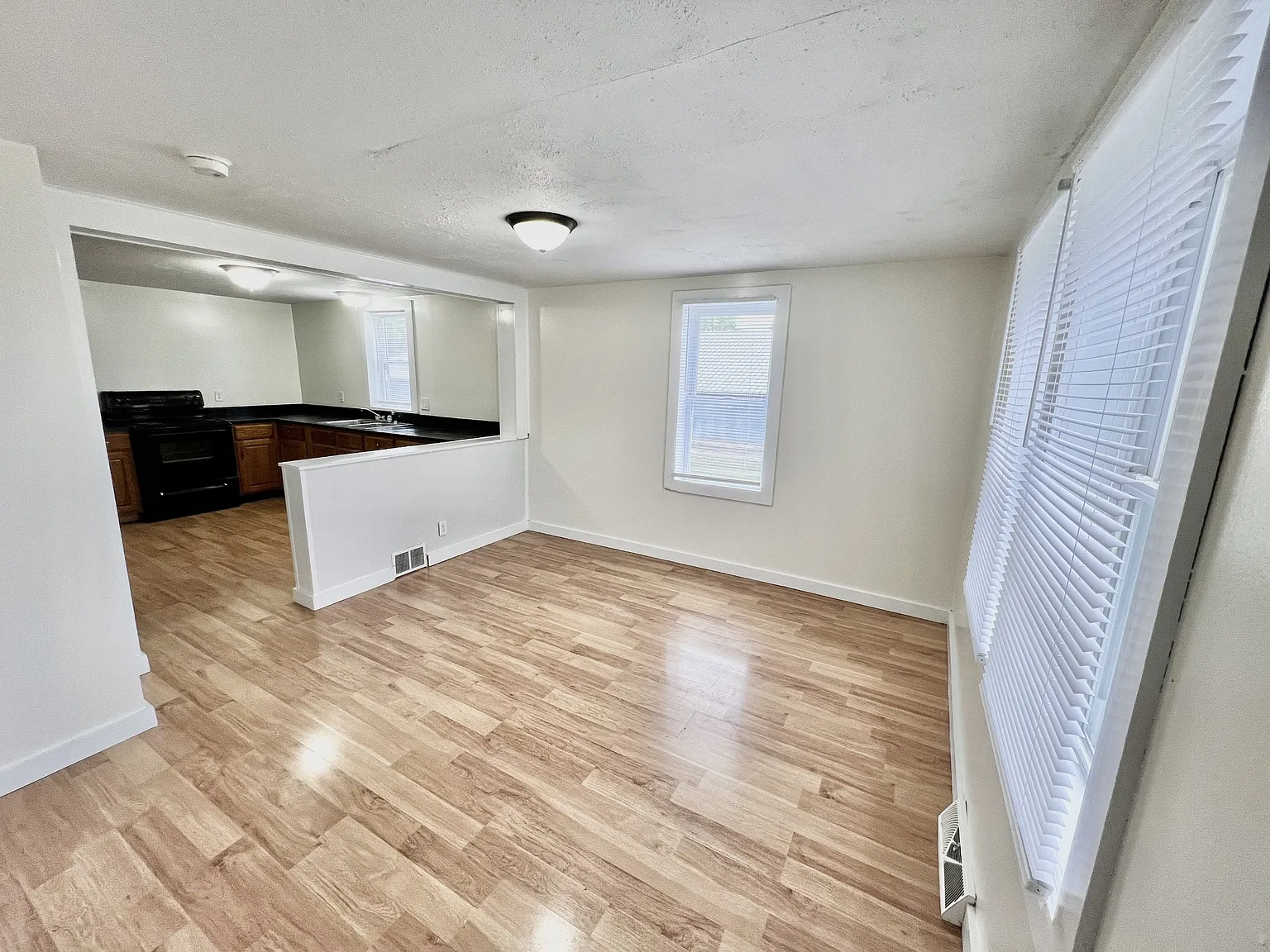 907 North Maple Street - 1 — Photo 3