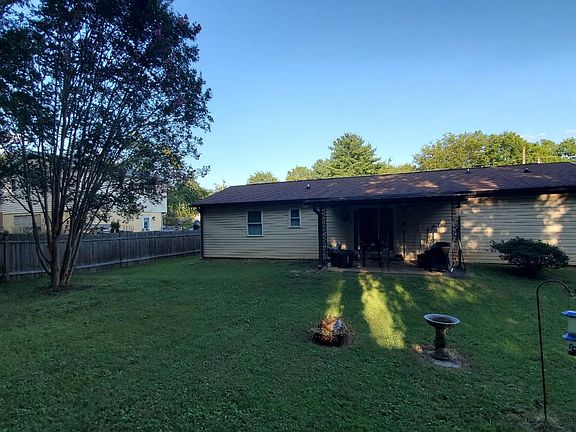 4th image of 3313 Cindy Ln #0