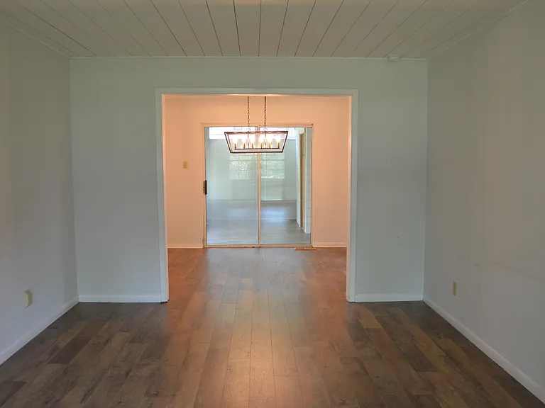 2713 Shropshire Blvd — Photo 4