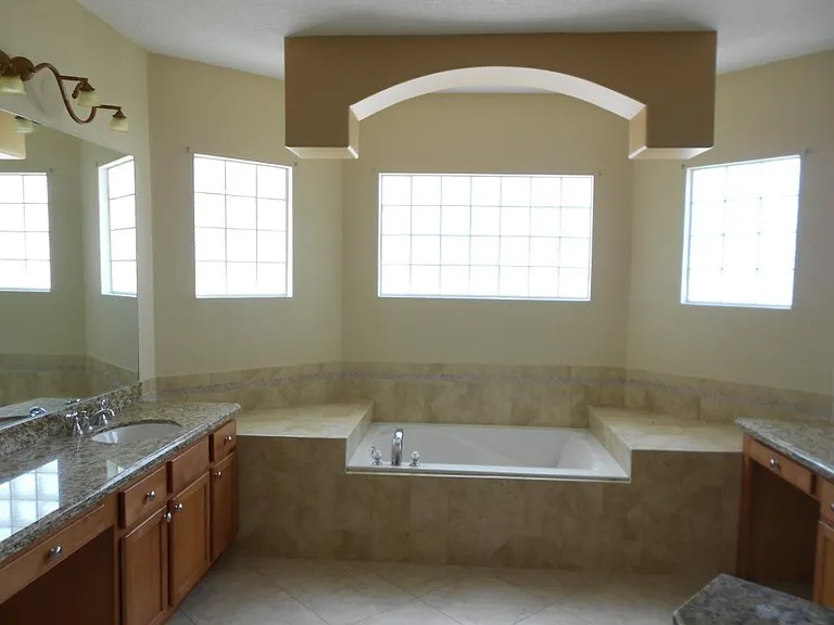 1221 SE Navajo Ln — Photo 9