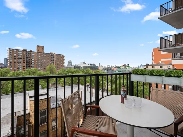 249 Willoughby Avenue image 15 of 28