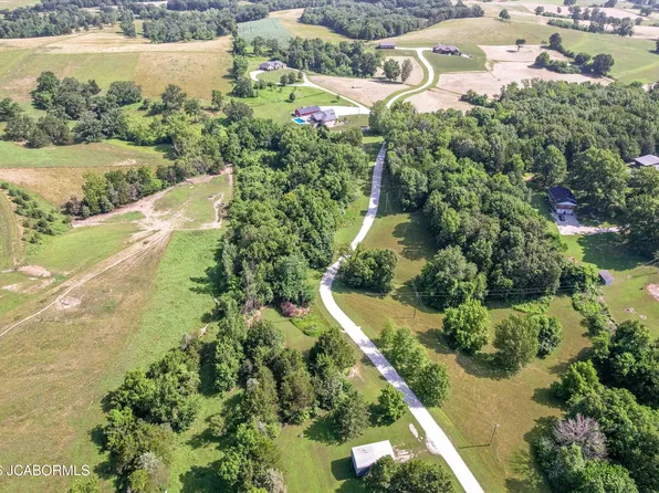 Gesina Dr, Jefferson City, MO 65101