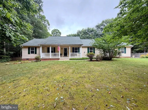 8745 Pebble Pl, Charlotte Hall, MD 20622