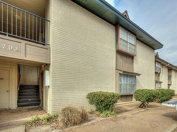 5th image of 1703 E Lindsey St