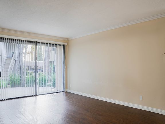 4th image of 10561 Lakeside Dr S #175