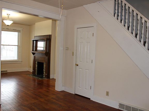 4th image of 601 E 5th Ave