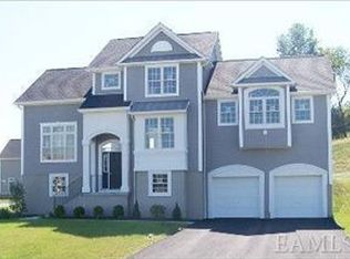 13 Truffle Ridge Rd, Wappingers Falls, NY 12590