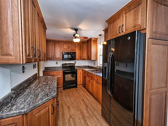 5th image of 5062 Greensburg Rd